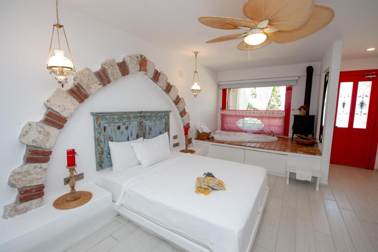 Villa Taraca Alacati Romantik Otel (Adults Only) Εξωτερικό φωτογραφία