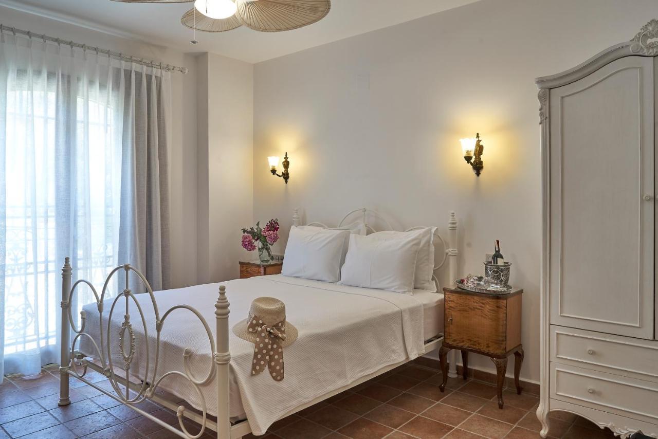 Villa Taraca Alacati Romantik Otel (Adults Only) Εξωτερικό φωτογραφία