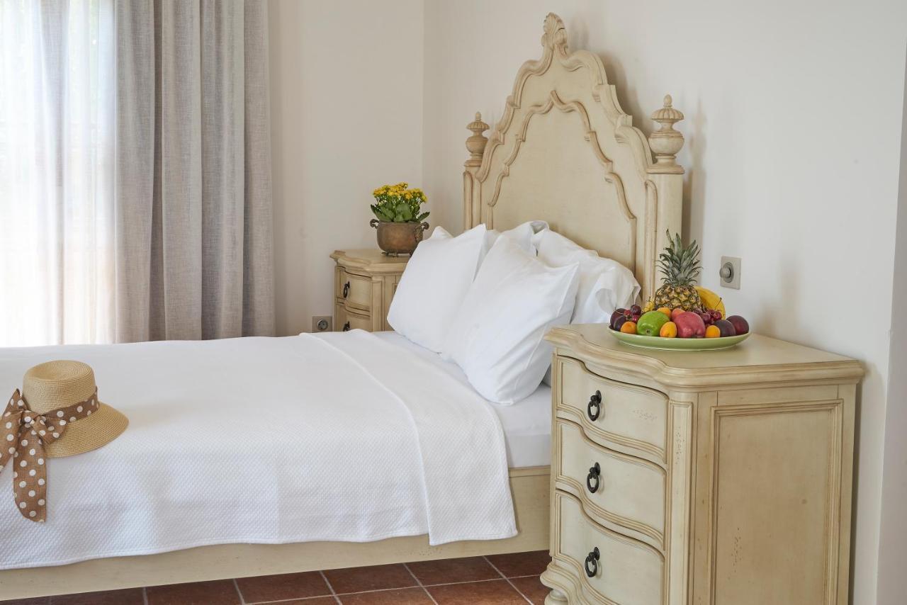 Villa Taraca Alacati Romantik Otel (Adults Only) Εξωτερικό φωτογραφία