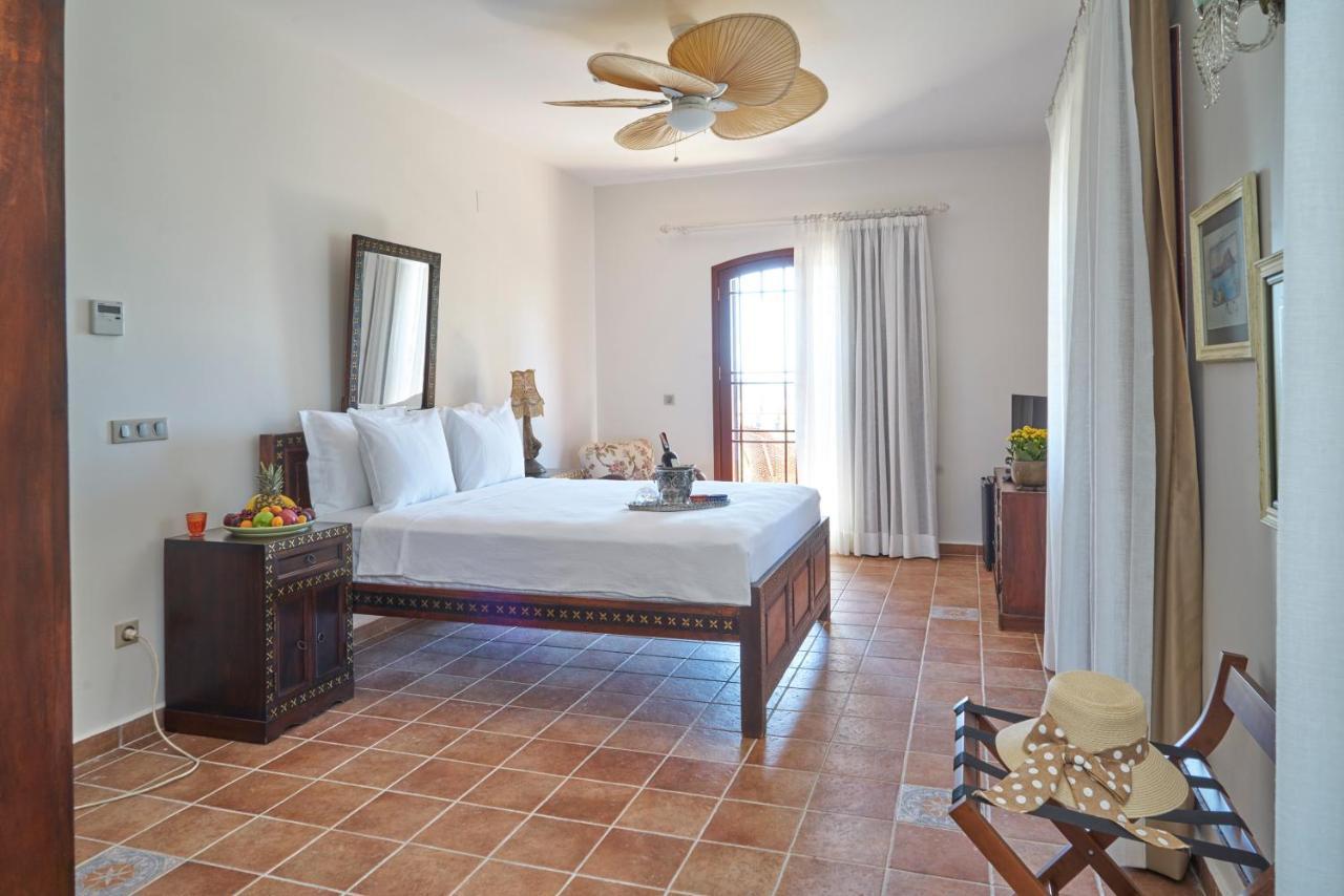 Villa Taraca Alacati Romantik Otel (Adults Only) Εξωτερικό φωτογραφία